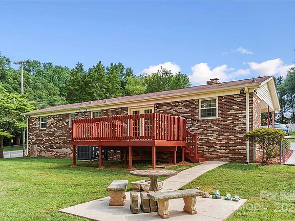 5th image of 5020 Maplecrest Dr