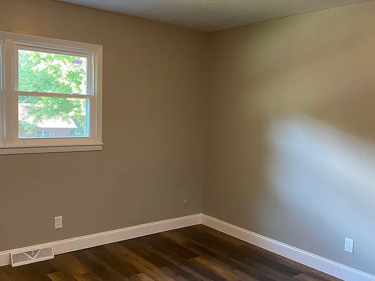 883 Roanoke Dr — Photo 39