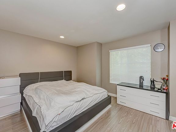 5th image of 2944 Fairmount Ave APT 8