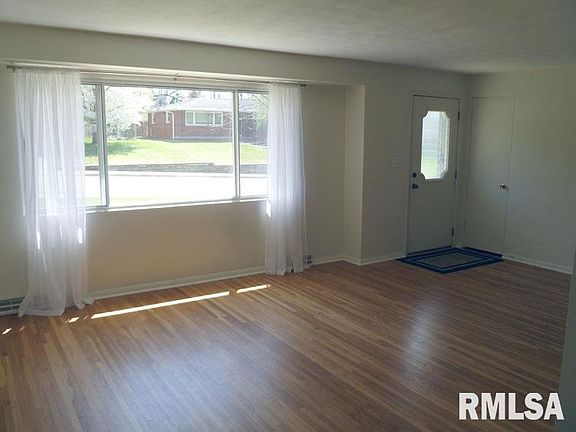 3rd image of 1325 W Teton Dr