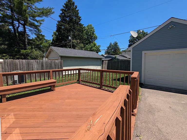 6019 Kingsley Dr — Photo 14