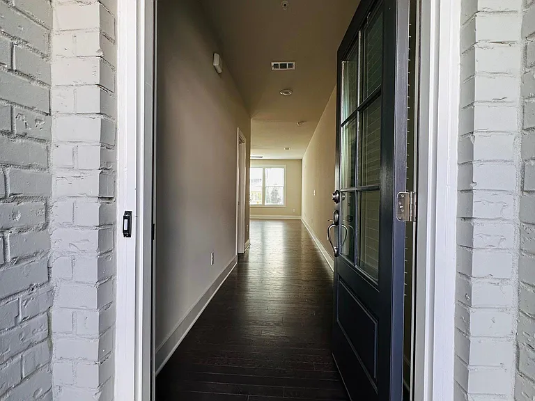 1247 Winterhaven Dr #1247 — Photo 2