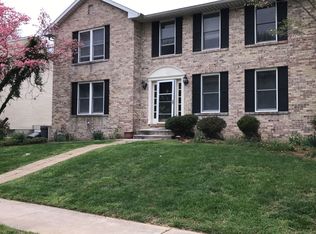 4 Dandelion Ct, Owings Mills, MD 21117