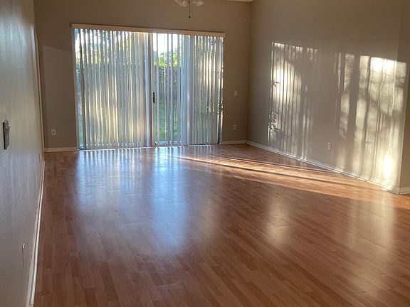 5th image of 3455 Foxcroft Cir