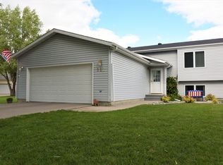 527 10th Ave N, Casselton, ND 58012