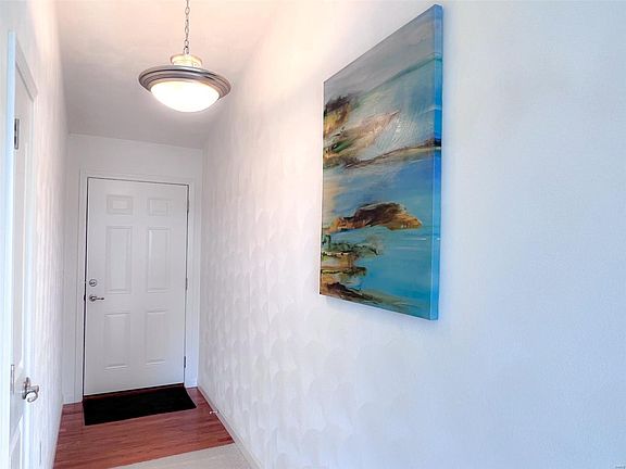 3rd image of 791 Moorland Cir