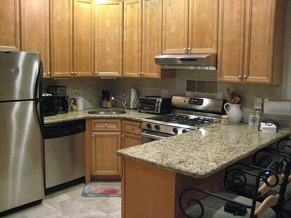 4th image of 306 W 105th St APT 2