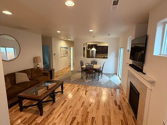 4th image of 2757 NE Aldrich Ave