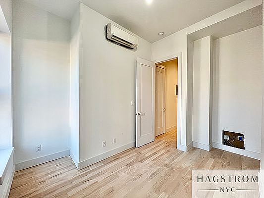3rd image of 326 E 93rd St #8