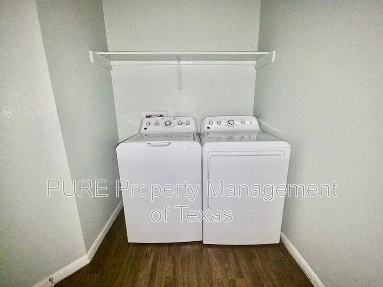 12040 Riparian Rd — Photo 13