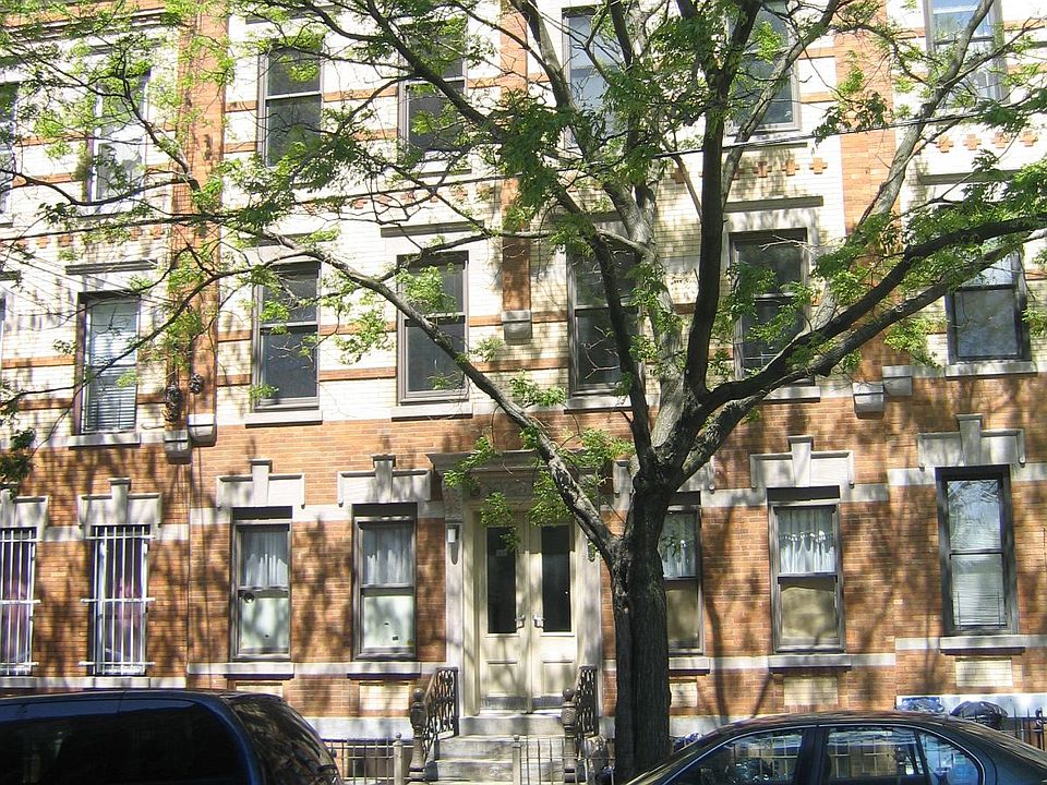 1st image of 2021 Woodbine St APT 1R