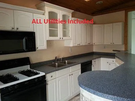 4 bed, 2000 sqft, $2,999 — Photo 3