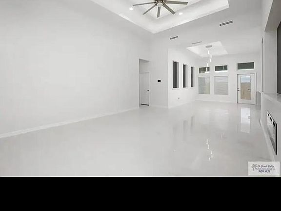 4th image of 6809 Woodlands Ave