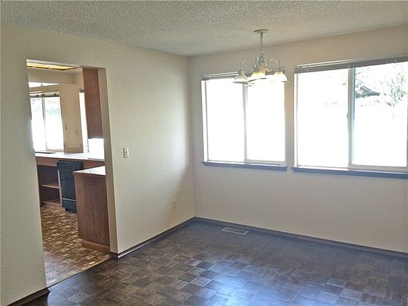 5th image of 8001 Oakbrook Ln SW