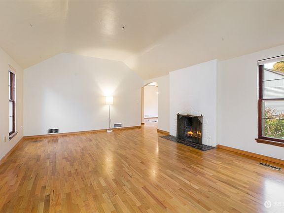 5th image of 414 S 24th Avenue