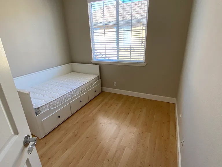 150 Holly Ter — Photo 21