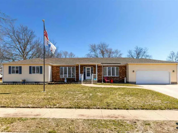 1422 Rosehill Ave, Camanche, IA 52730