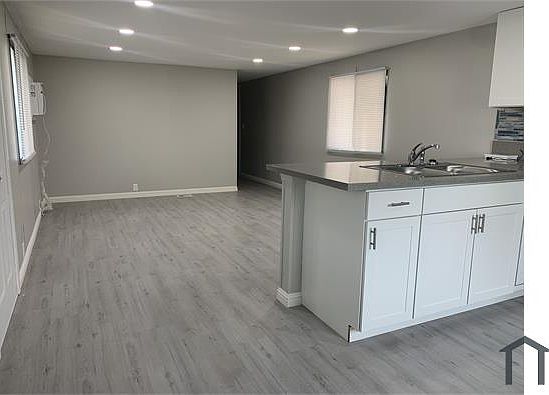 3rd image of 3490 Fort McHenry Dr