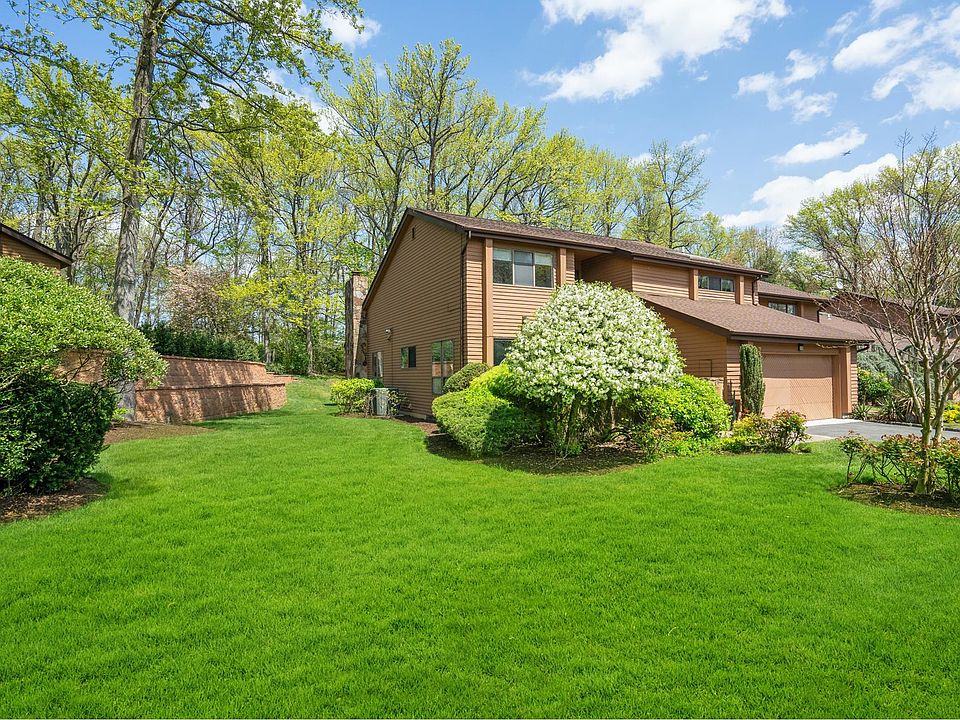 1st image of 4 Yale Dr #5