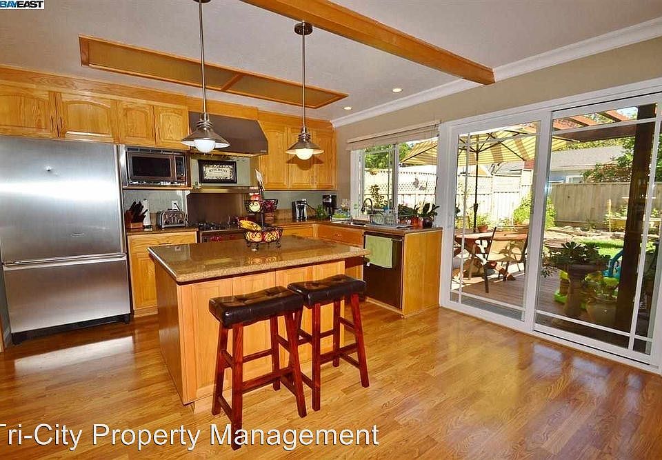 1st image of 2453 Becket Dr