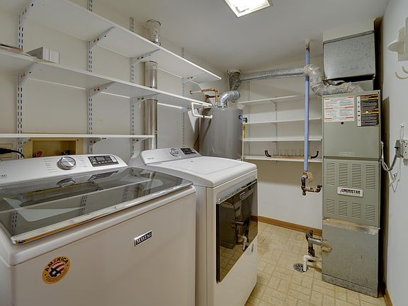 3rd image of 1866 Fox Run Dr Unit B