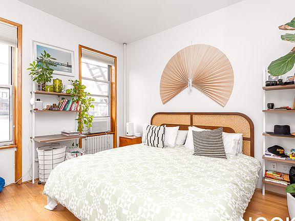 3rd image of 570 Manhattan Ave #2R