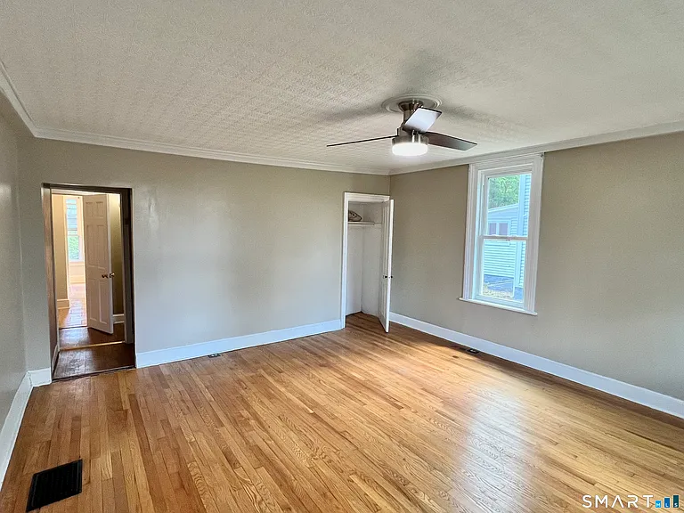 1596 Main St — Photo 9