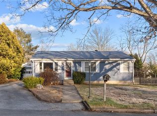 159 Old County Rd, Smithfield, RI 02917