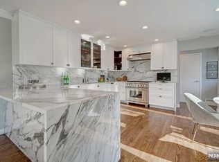 124 Oxford Dr, Tenafly, NJ 07670