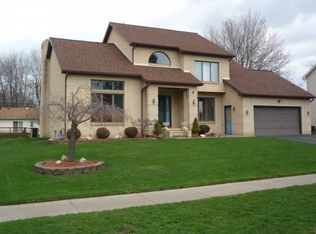 8 Shingle Mill Rd, Rochester, NY 14609