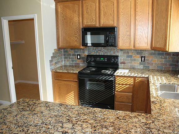 Kitchen w Granite_03032014
