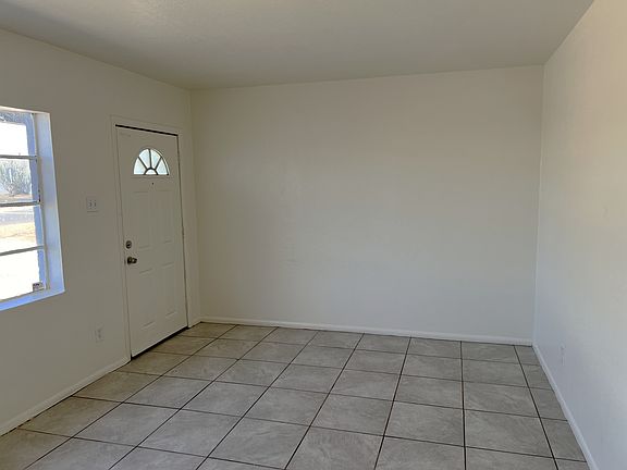 5th image of 2807 W Palm Ln