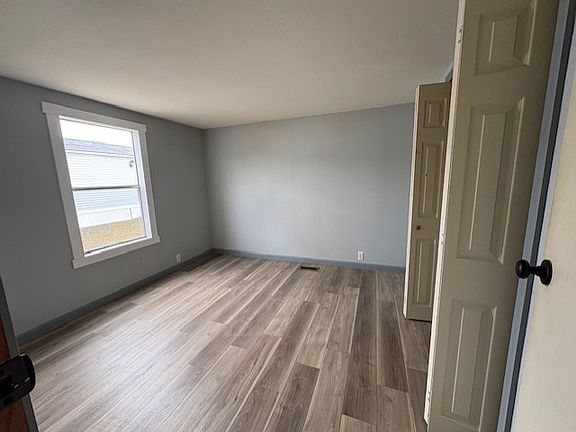 3rd image of 36 White Tail Rd #1