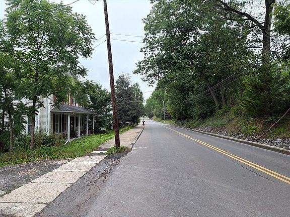 4th image of 396 S State St