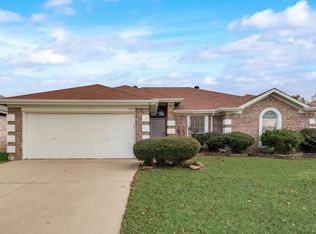 7019 Thunderbird Dr, Arlington, TX 76002