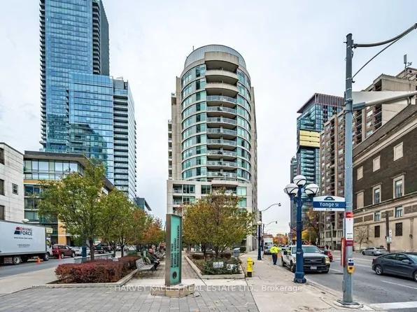 8 Scollard St, Toronto, ON