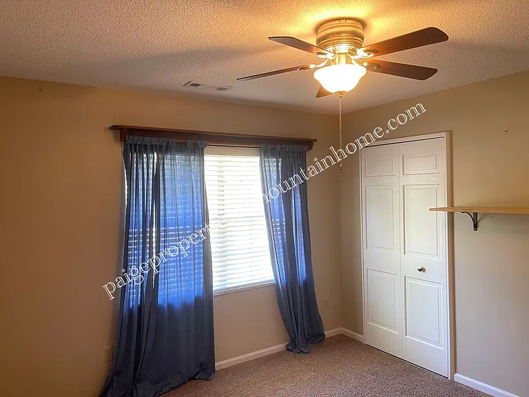 1724 Katherine Dr — Photo 6