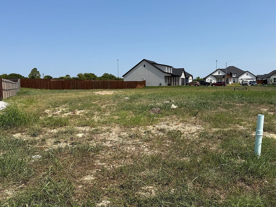 1st image of 205 Cliff Ct
