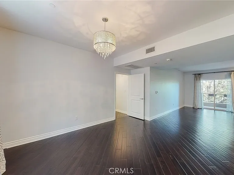 4424 Whitsett Ave #206 — Photo 16