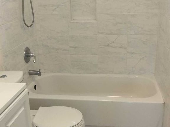 3rd image of 1901 N Spurgeon St APT 9