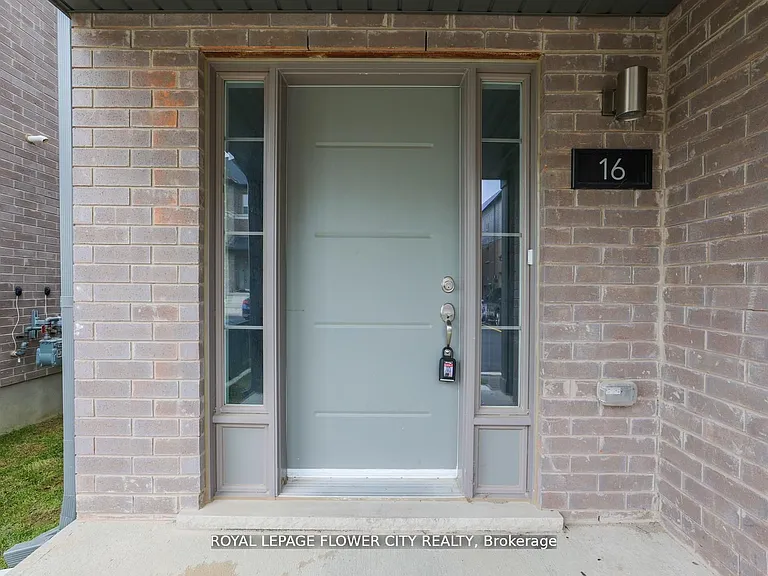 205 W Oak Trl #16 — Photo 4