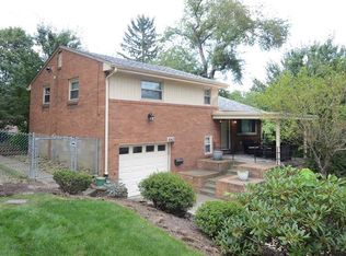 1062 Greenbriar Rd, Bethel Park, PA 15102