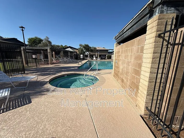 286 W Palomino Dr #146 — Photo 2