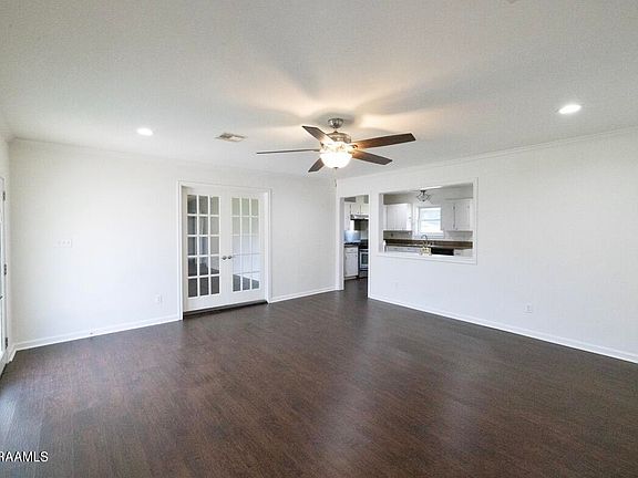 4th image of 106 Lucas Cir