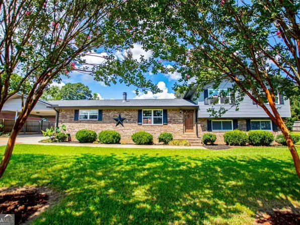 74 Adams St, Heflin, AL 36264