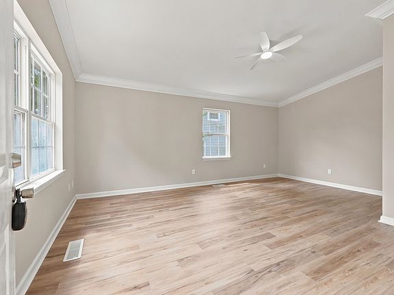 3rd image of 4356 Bayshore Dr.