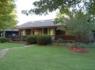 101 Cottonwood Ct, Ozawkie, KS 66070