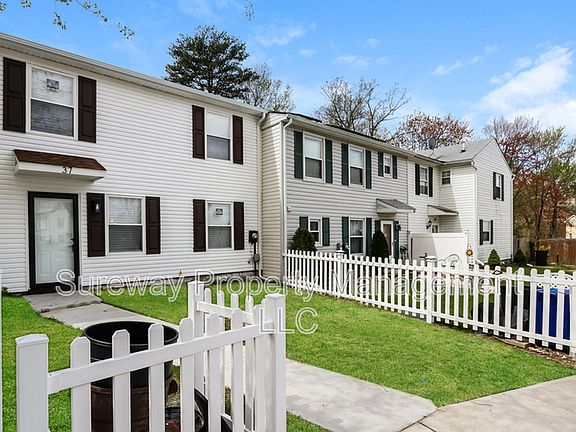 3rd image of 37 Berkshire Rd