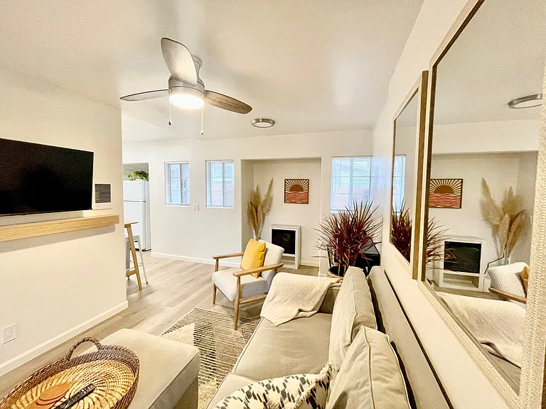 5066 Voltaire St #4 — Photo 30