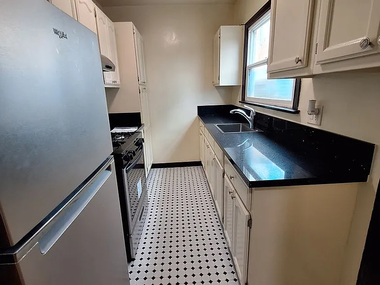 3741 S. Arlington Ave — Photo 7
